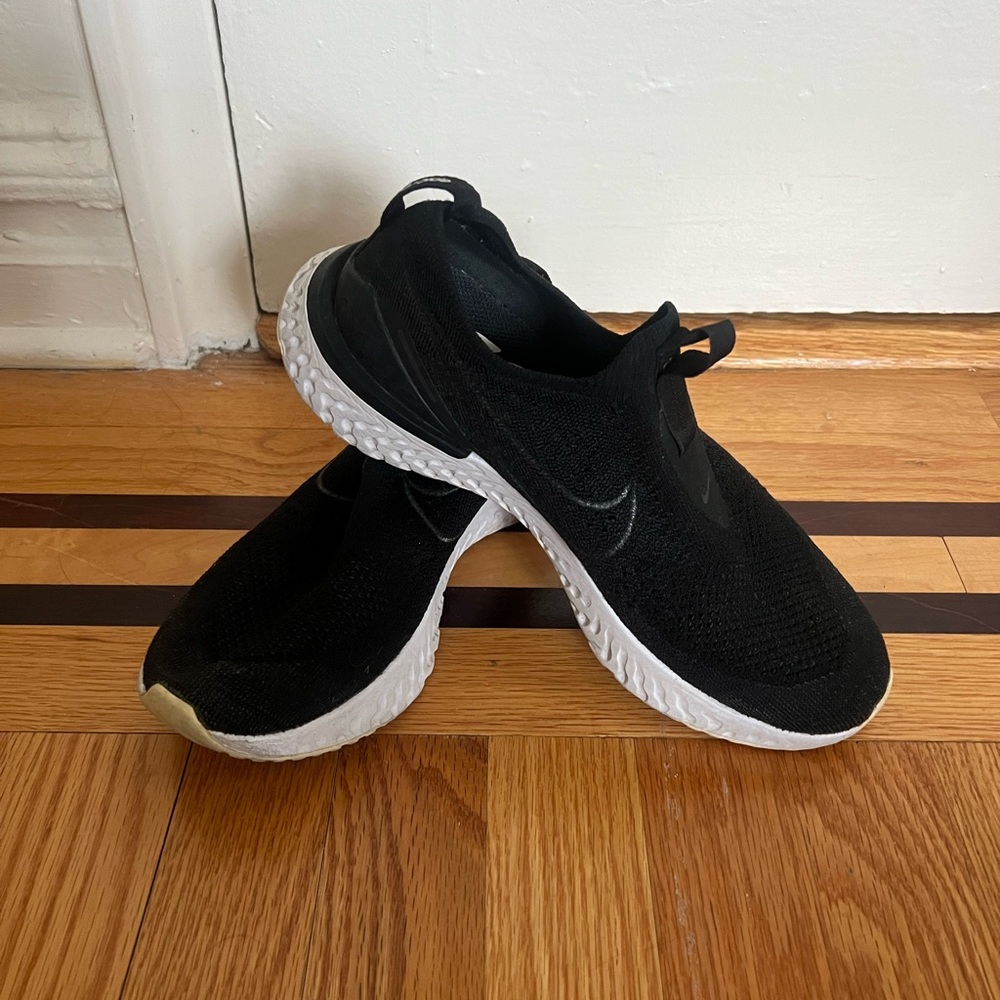 NIKE WOMEN EPIC REACT SNEAKERS
